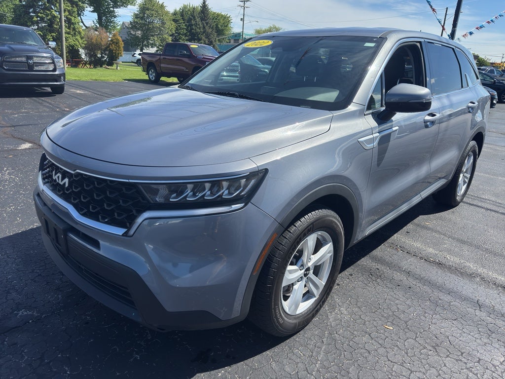 2022 Kia Sorento LX in Everlasting Silver — front three-quarter view